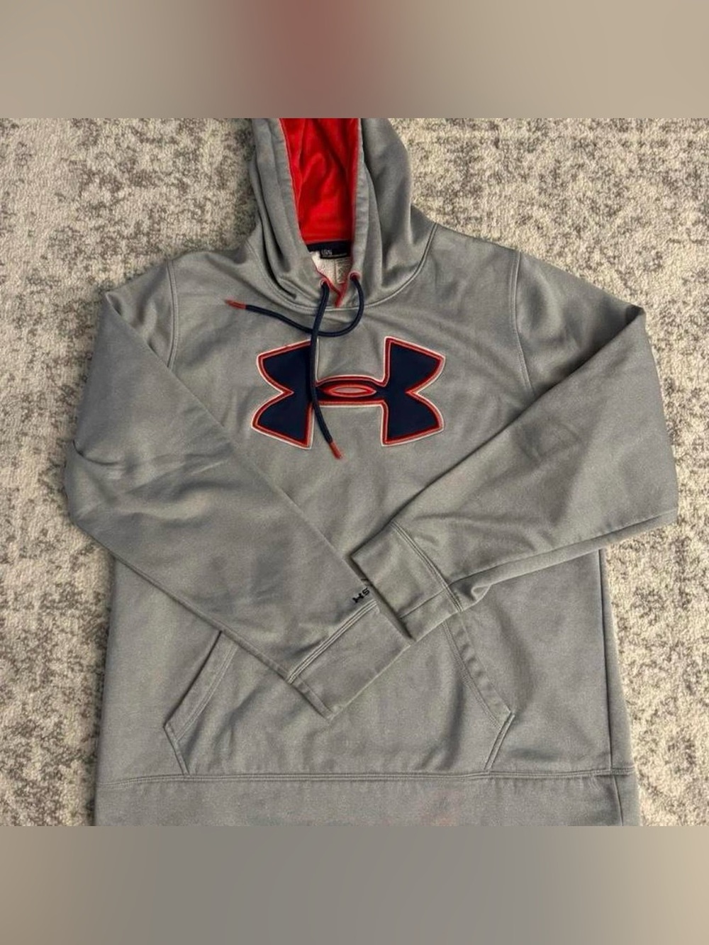 Men’s Under Armour Light Grey, Navy & Red Hoodie Size Large Great Condition